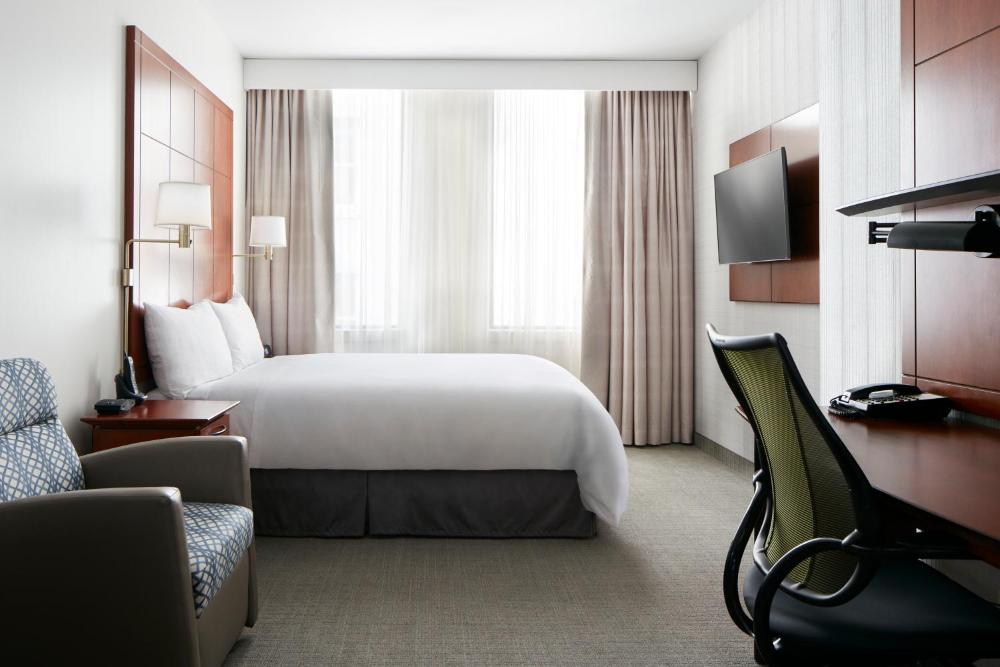 Standard King Room interior